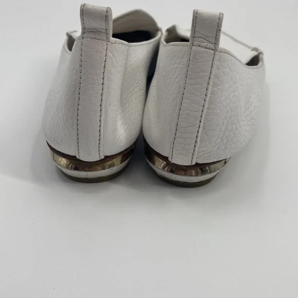 NWOT Vero cuoio white leather Italian loafers no box size 36/6